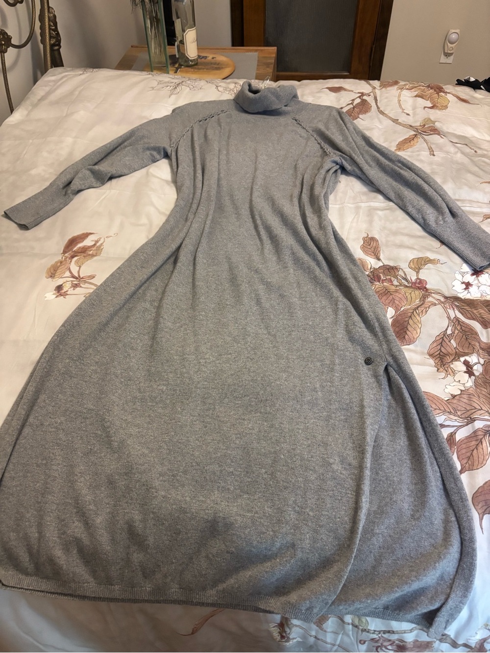 Ted Baker London Malorri midi dress. Size 5/ 12. Gray. Excellent pre-owned cond.